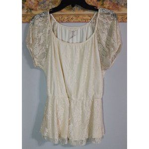 Pretty Good Medium Vintage Cream Lace Boho Classic Romantic Occasion Top